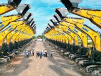 60 sets of XCMG large mining excavators delivered to the Vietnamese market in batches