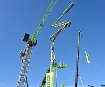 Zoomlion Heavy Industry new R series tower crane made its debut at the French exhibition