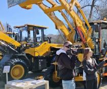 Lingong equipment made its debut at the International Agricultural Expo